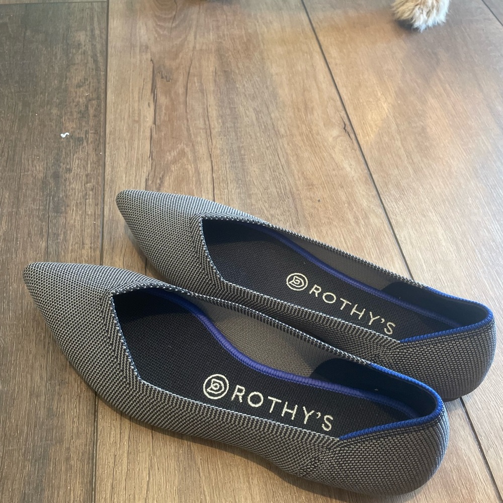 Rothy’s Point Pebble Grey